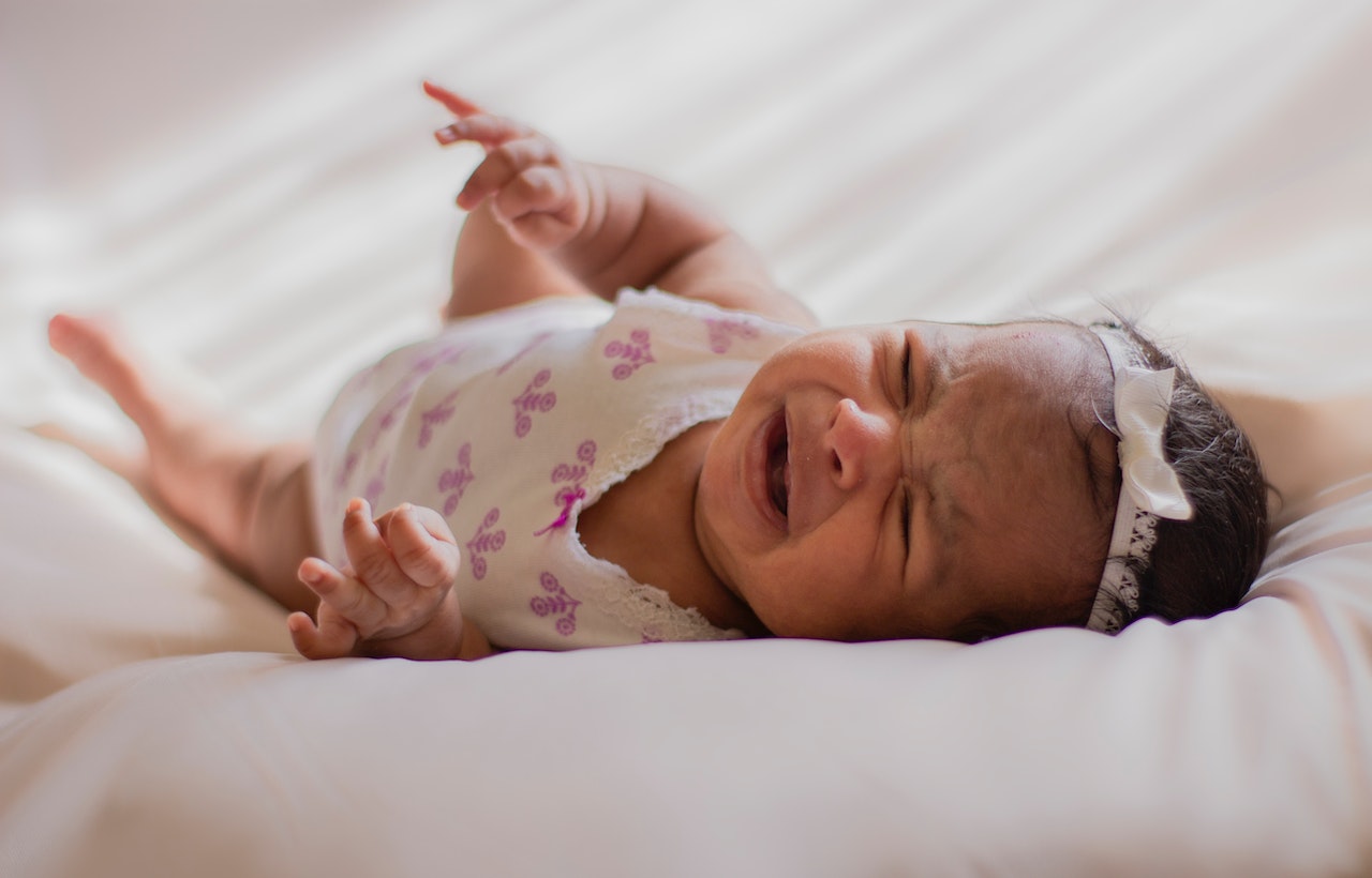 Qu’est-ce que la colique et comment faire passer le bébé qui en souffre ?