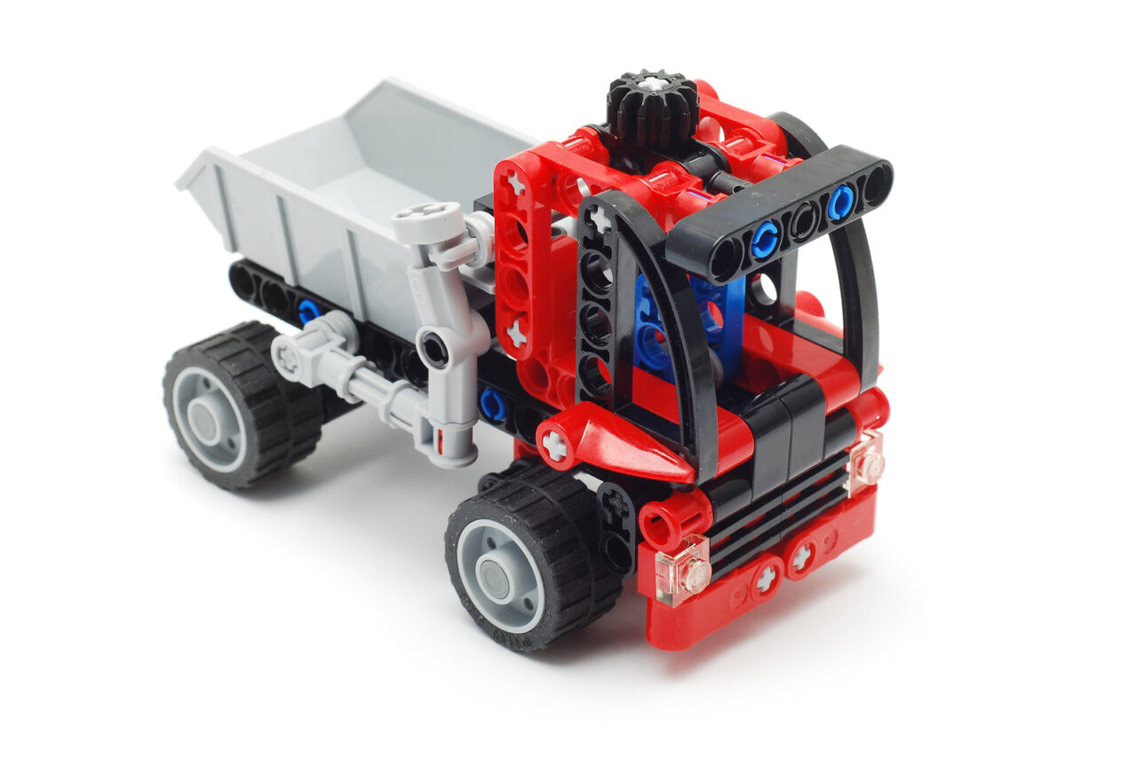 Construire une voiture LEGO : un passe-temps créatif pour les enfants