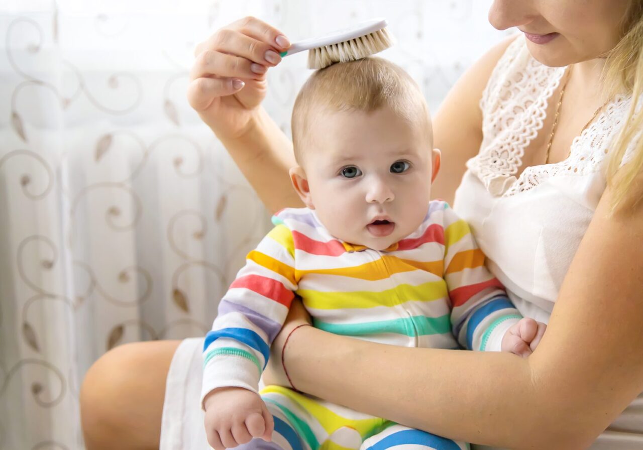 Poux bébé : reconnaître et retirer les poux en douceur